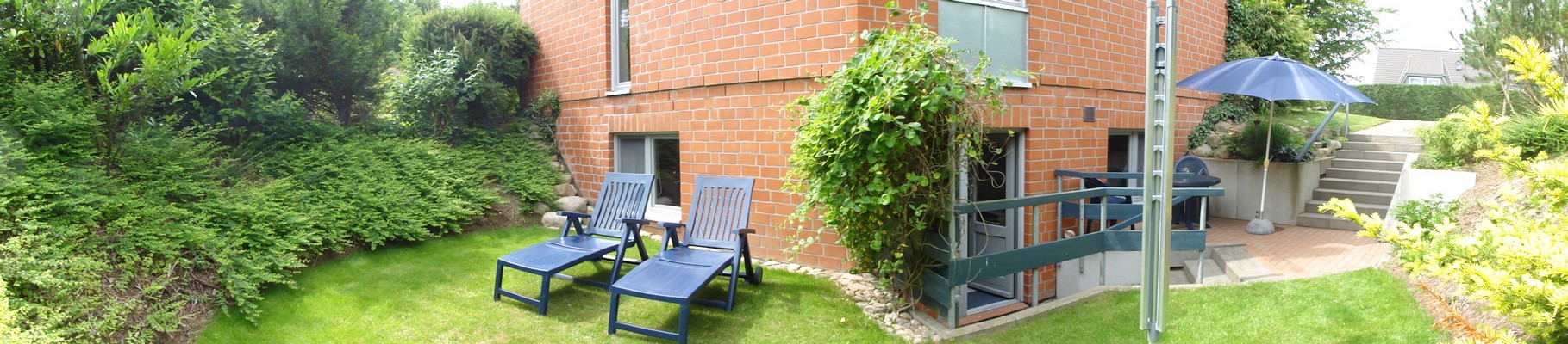 Groes Zimmer Esstisch und Sitzecke